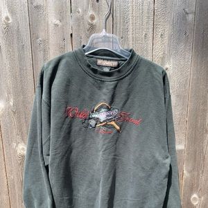 Thick embroidered crewneck